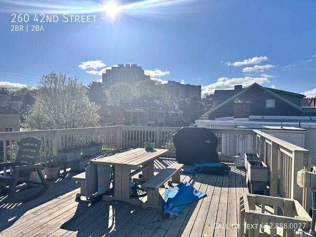 Foto del edificio - 260 42nd St