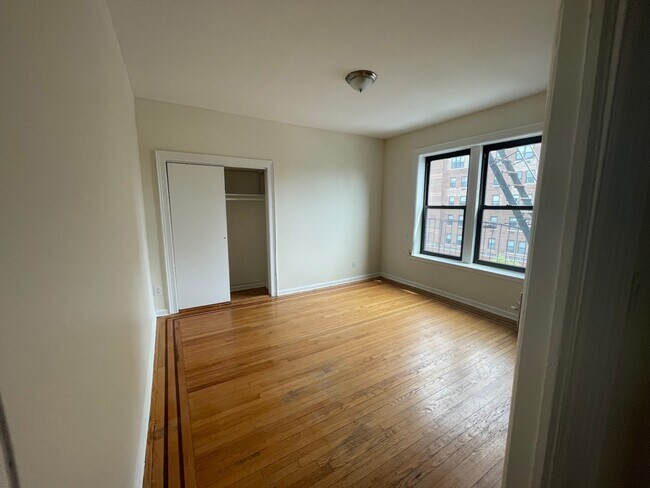 Building Photo - 301 Cumberland St