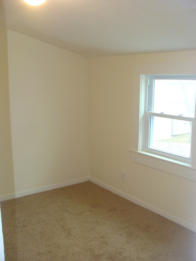 Building Photo - 100 Chapel St