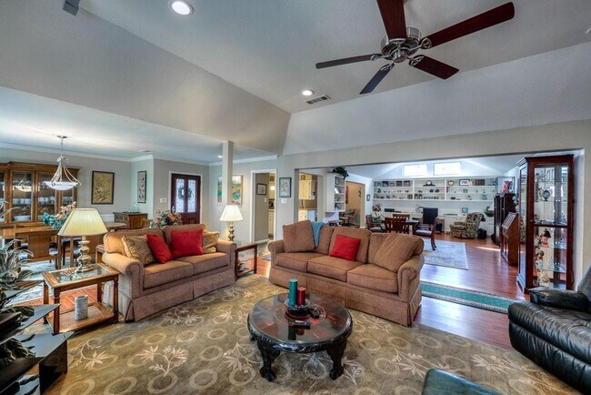 Building Photo - 322 W Fair Harbor Ln