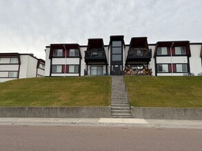 Building Photo - 228 13th St S