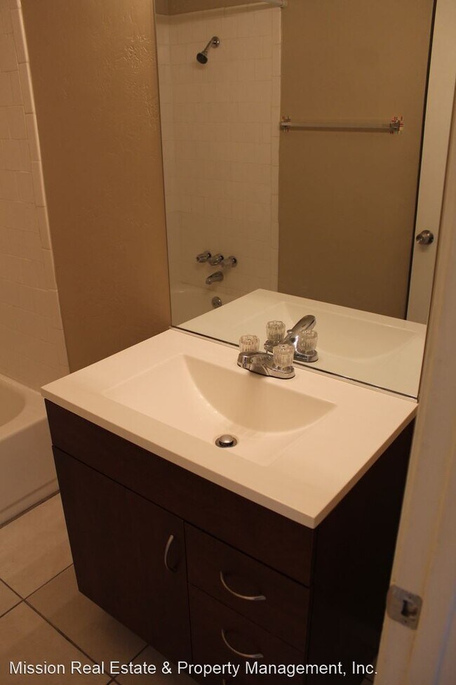 Building Photo - 504 Quincy St