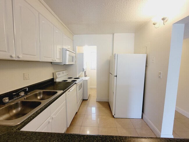 Foto del edificio - 8040 N Colony Cir