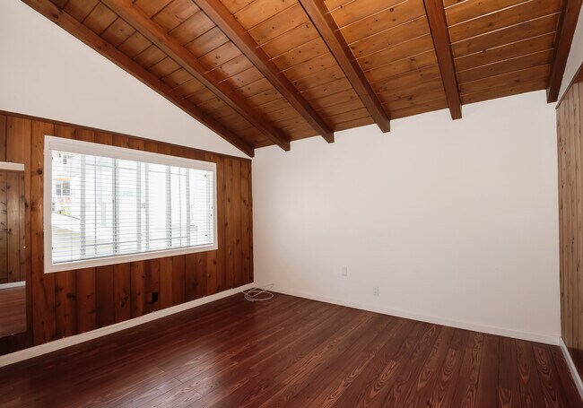 Bedroom - 1516 Crest Dr