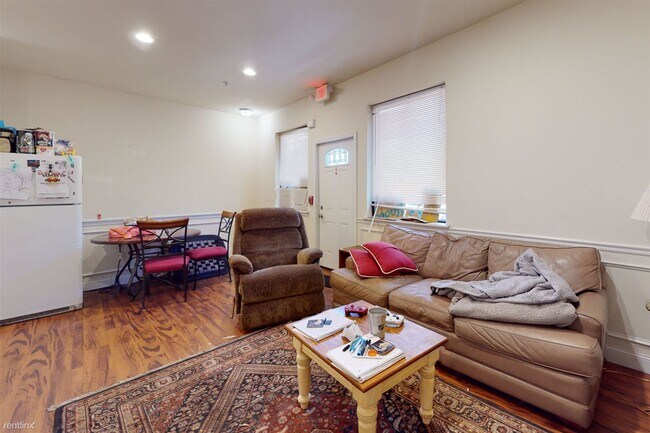 Foto del edificio - 3 br, 3 bath 4plex - 1700 CECIL B MOORE AV...