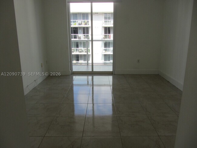 Foto del edificio - 5077 NW 7th St