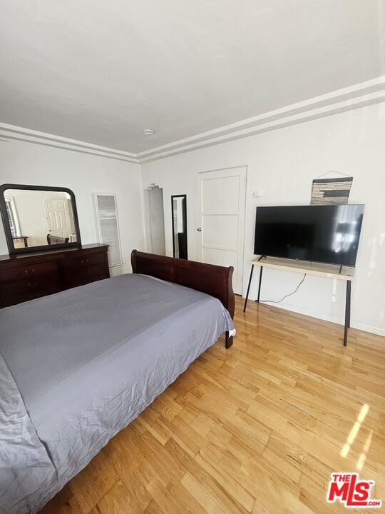 Building Photo - 812 S Gramercy Dr