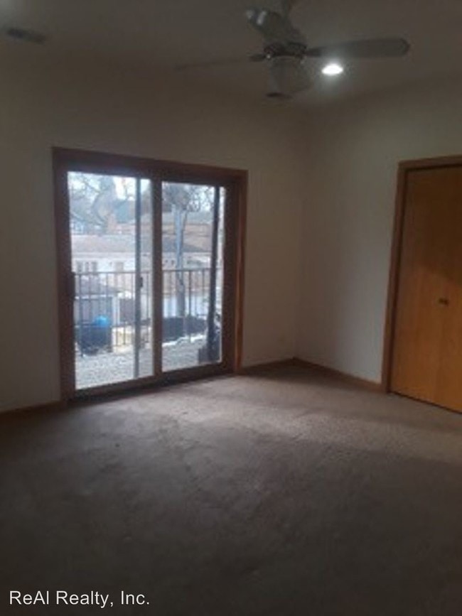 Building Photo - 647 W 43rd St