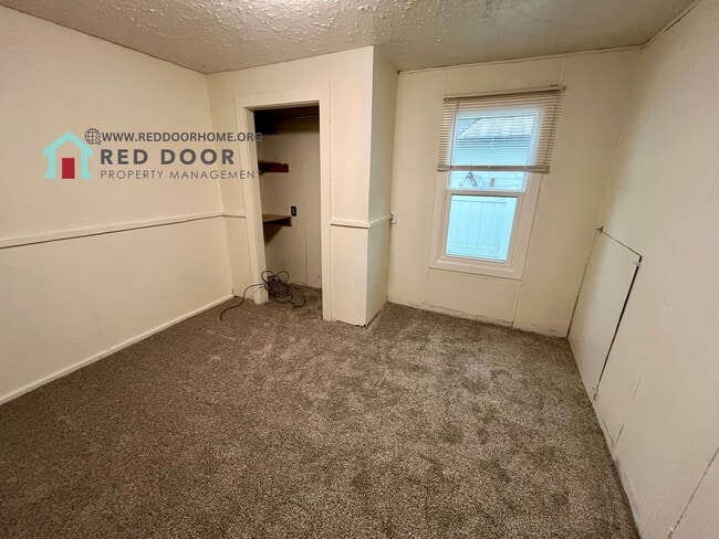 Building Photo - 3-Bed, 1-Bath Home on a Spacious Corner Lot – Fenced Yard & Off-Street Parking