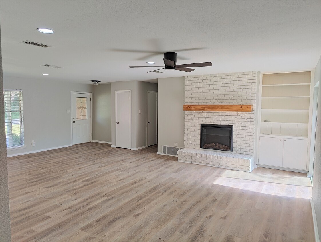 1504 Cochise Dr, Arlington, TX 76012 House Rental in Arlington, TX