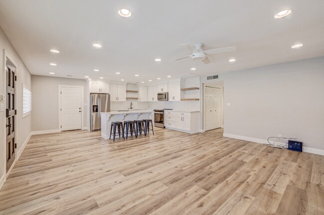 Building Photo - 351 S 400 E