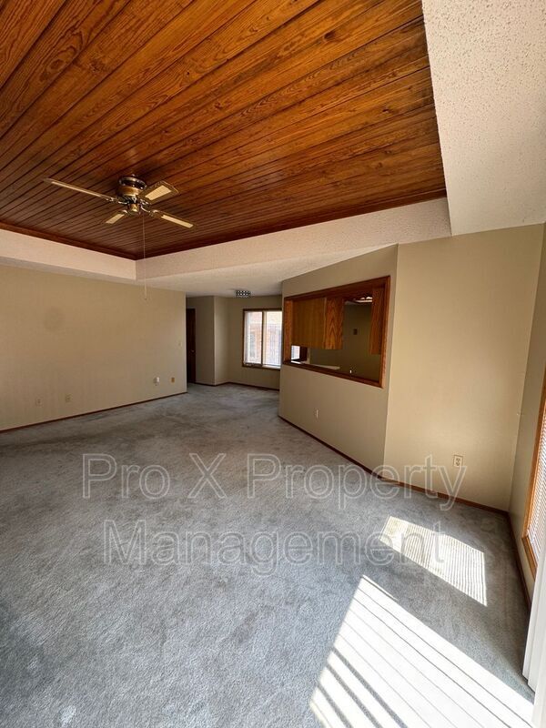 Foto del edificio - 510 E Elm St
