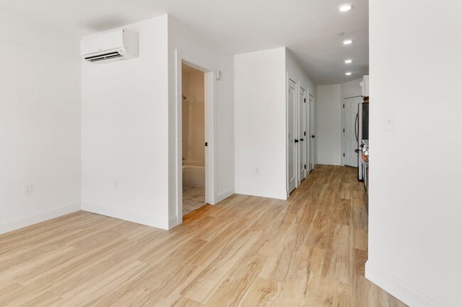 Photo - 8 Enon St Apartment