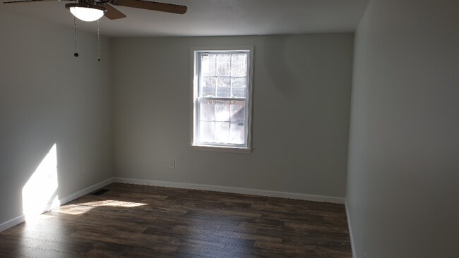 Foto del edificio - 1505 Harris Bridge Rd