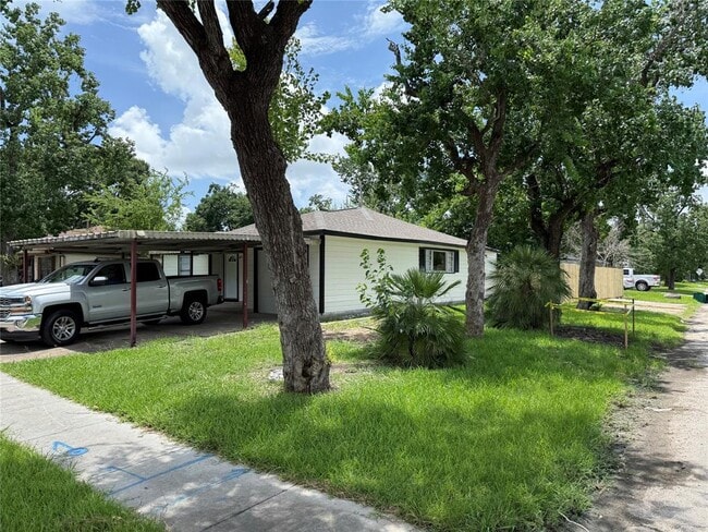 Building Photo - 2402 Rosemead Dr