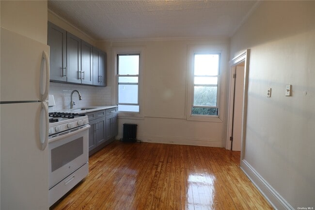Foto del edificio - 1635 Dekalb Ave