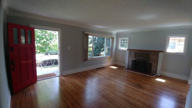Building Photo - Livingston-Halliday 4016-4018#