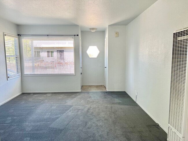 Foto del edificio - 3594 Somerset Ave