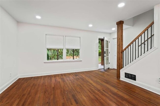 Building Photo - 2735 Defoors Ferry Rd NW