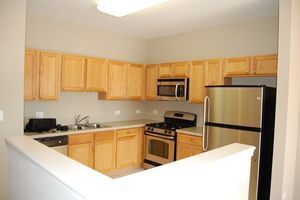 Building Photo - 125 Lakeview Dr