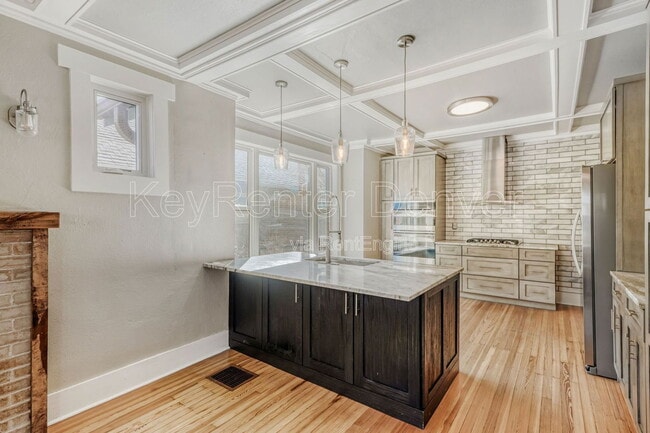 Foto del edificio - 3056 W Clyde Pl