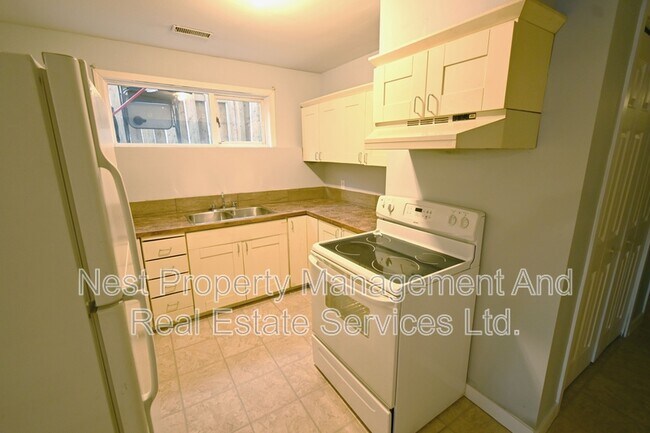 Building Photo - 2206 Upland St