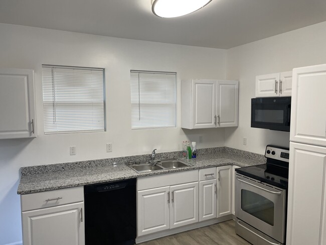 Large Kitchen - 1814 Dodson Ave