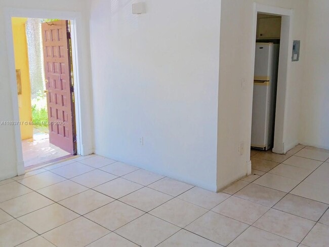 Building Photo - 1826 Cleveland St