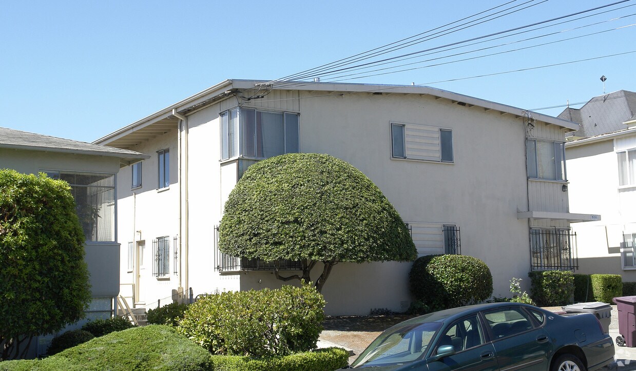 Foto del edificio - 516 Merritt Ave
