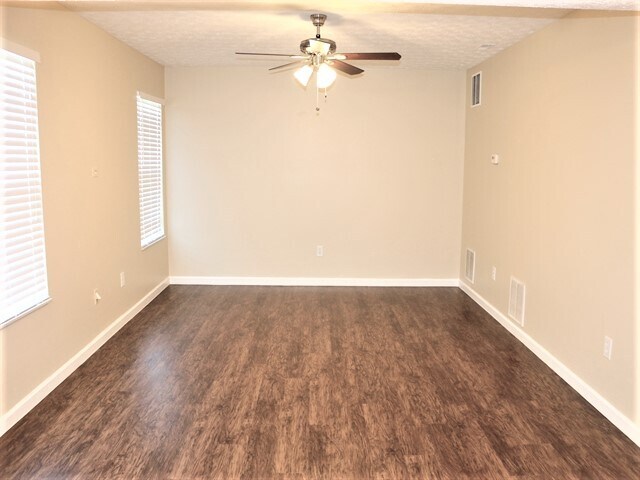 Building Photo - 7436 Maple Twig Ave