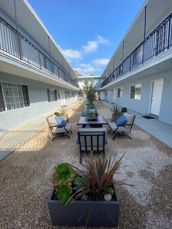 Foto del edificio - 12480 Culver Blvd