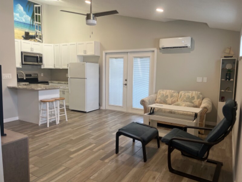 Foto principal - 1407 Russell Ave