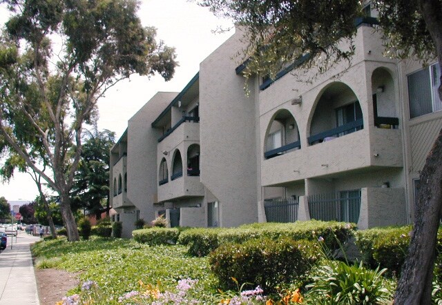 Foto del edificio - Runnymede Gardens