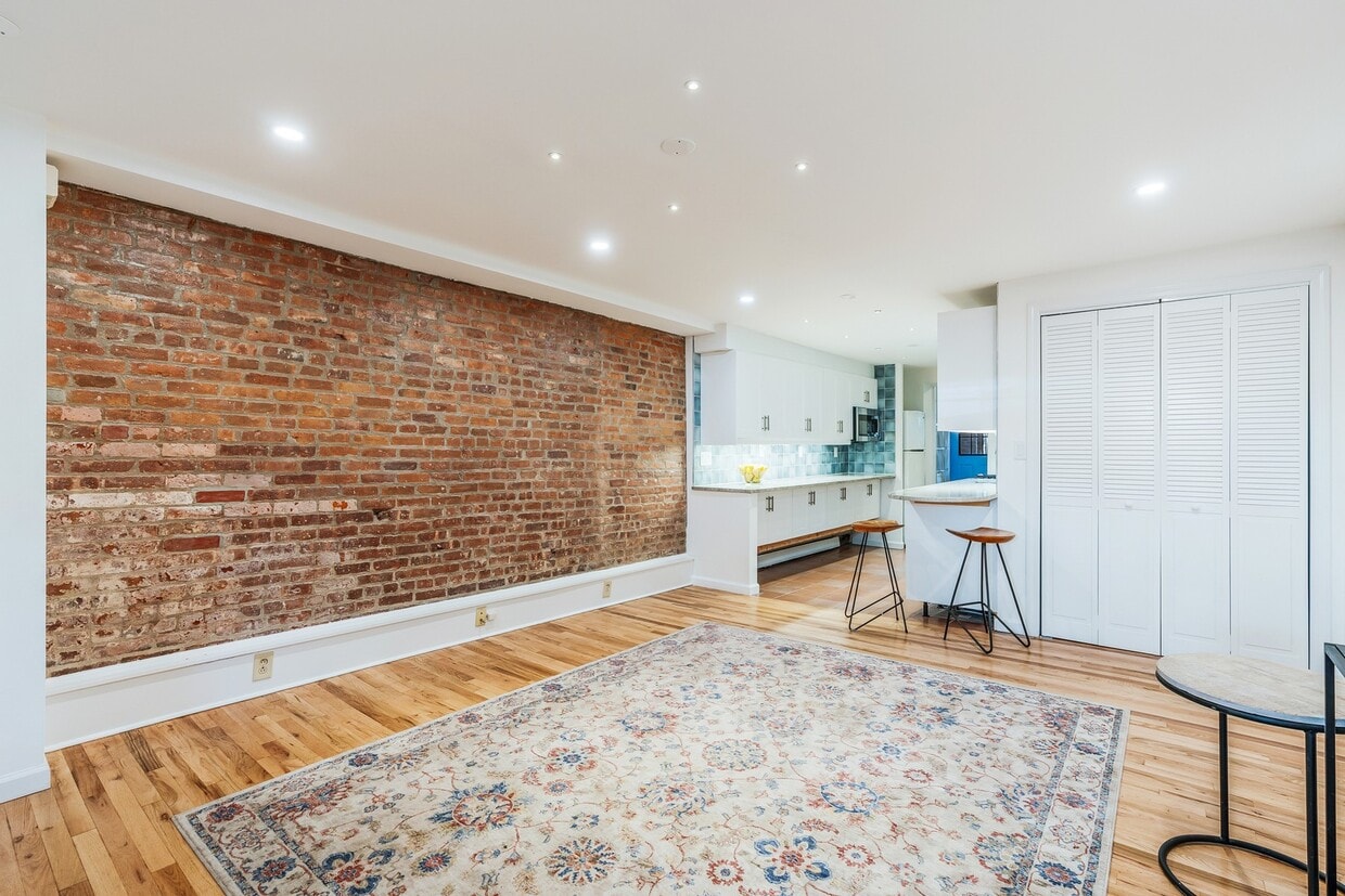 Photo - 209.5 4th St (Jersey City, NJ)