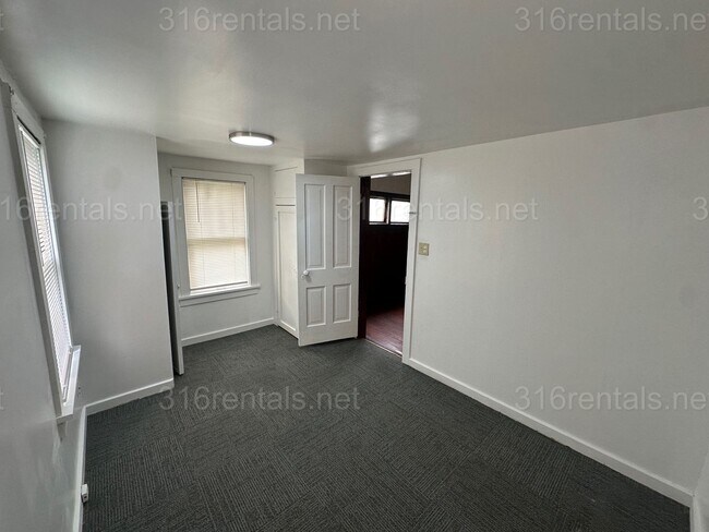 Foto del edificio - $1150- 3 bed 1 bath - Single Family Home