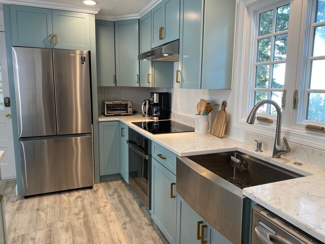 Kitchen - updated - 18 Central St