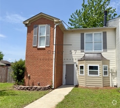 Building Photo - 806 Hillsboro Ln