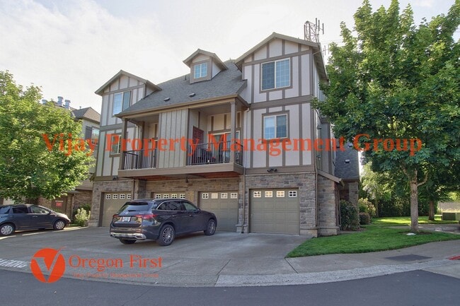 Photo - 825 NE Wheelock Pl House