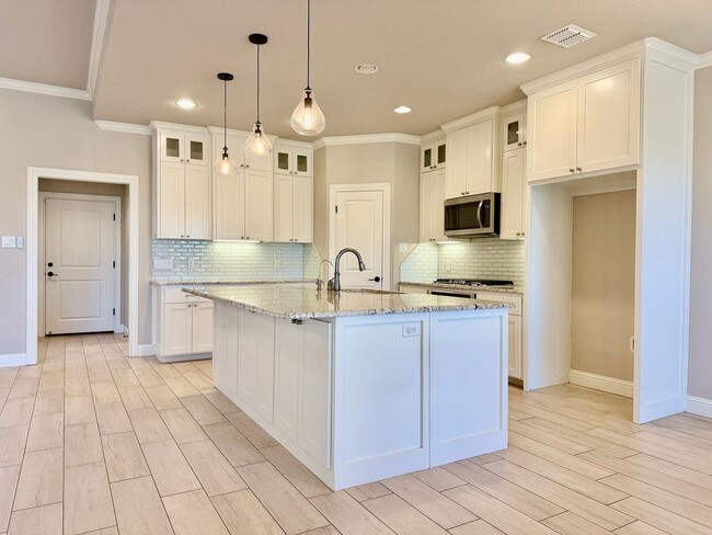 Foto del edificio - House For Rent