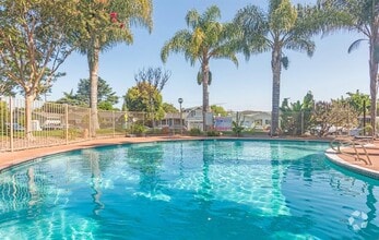 Building Photo - Village Green Apartments