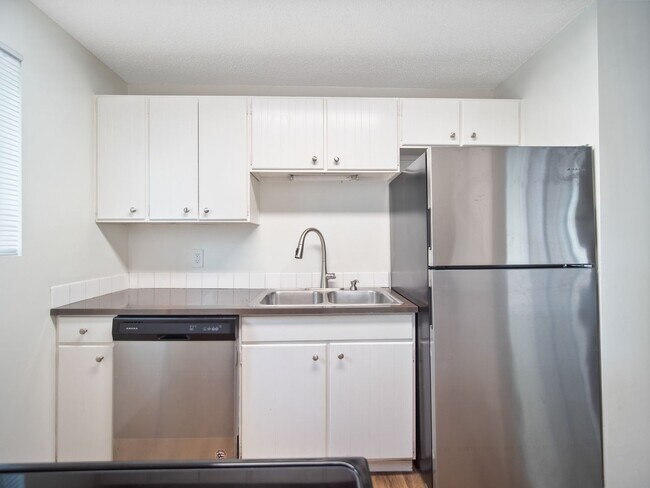 Foto del edificio - RENOVATED 1BD/1BA MILLWOOD APARTMENT | A/C | COVERED PARKING | PET FRIENDLY | AVAIL 9/1/26