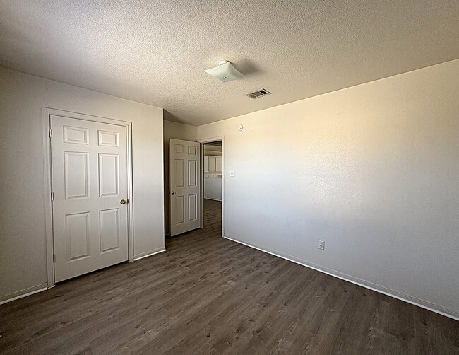 Building Photo - 3402 Cantabrian Dr