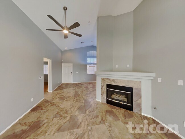 Foto del edificio - 2030 Maui Surf Ave