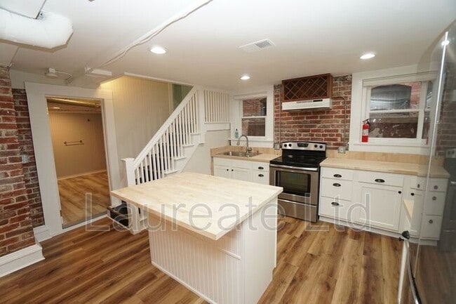 Building Photo - 1273 Ogden St