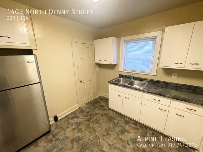 Building Photo - 1409 N Denny St