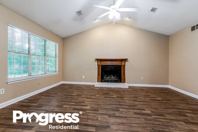 Building Photo - 962 Forest Path