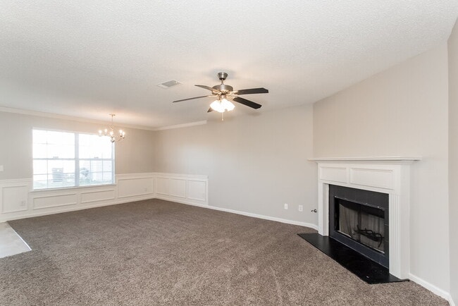 Foto del edificio - 1883 Roble Dr