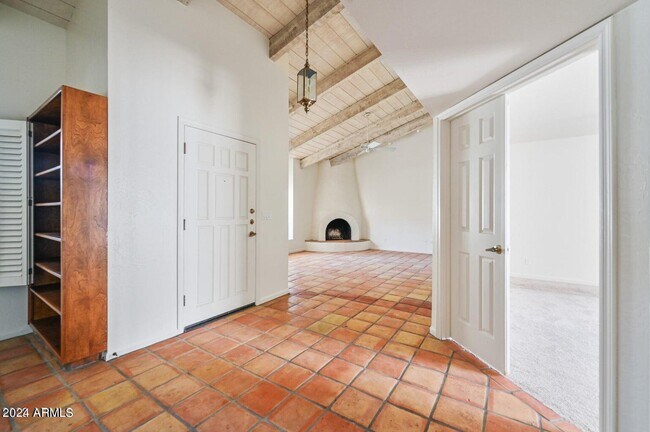 Foto del edificio - 6349 N 78th St