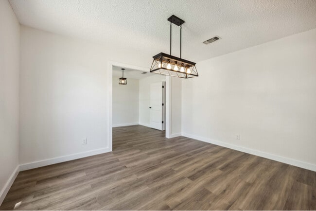 Building Photo - 12418 A Bar Dr