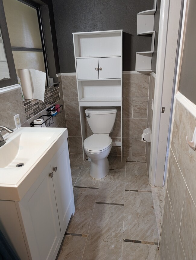 Master Bathroom - 216 El Dorado Pky W